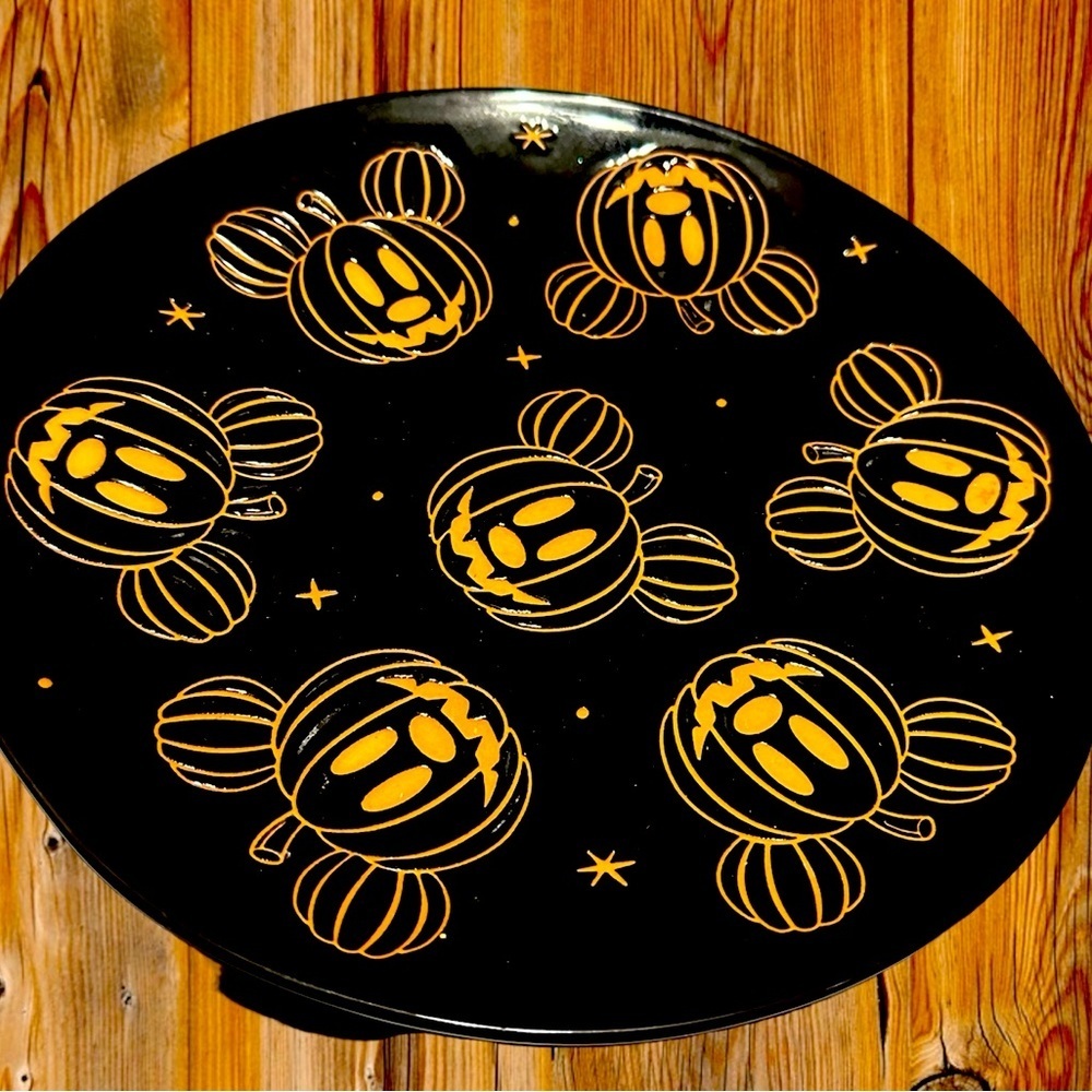 Disney Mickey Mouse black and yellow plate